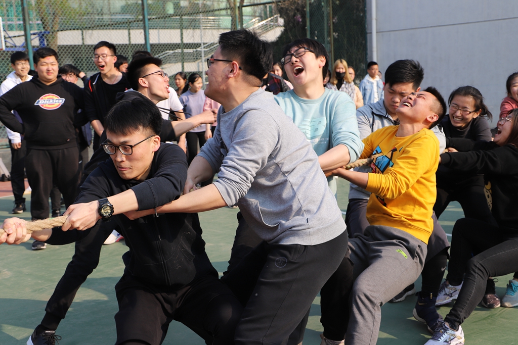 拔河1.jpg 拔河1.jpg
